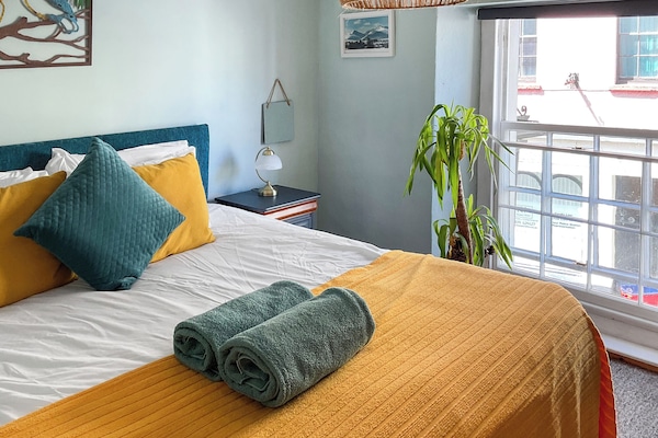 Double bedroom | Kookaburra Lodge, Brecon
