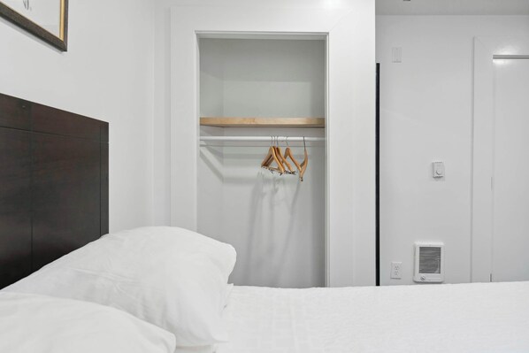1 Schlafzimmer, Schreibtisch, Bügeleisen/Bügelbrett, WLAN
