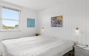 3 Schlafzimmer, Reisekinderbett