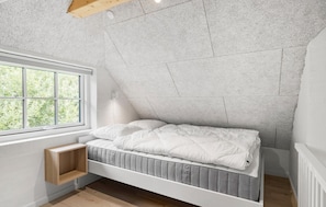 7 bedrooms, travel cot, free WiFi - Lovely home in Ulfborg with sauna (Ulfborg)