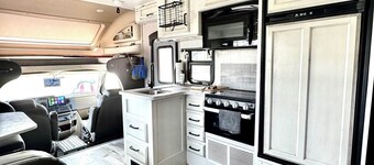 Great Beachside Location! RV Rental on Site or Beach