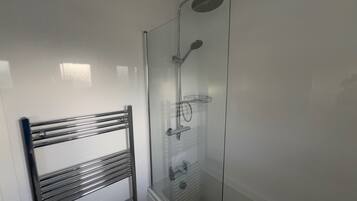 House | Bathroom | Shower, towels