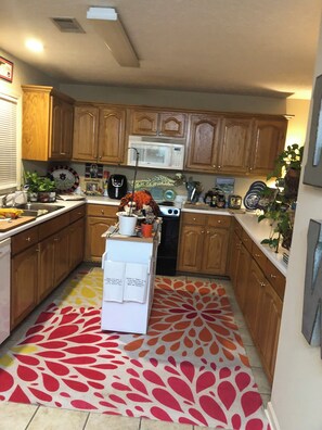 ميكروويف، فرن، موقد طهي مسطح، غسالة أطباق