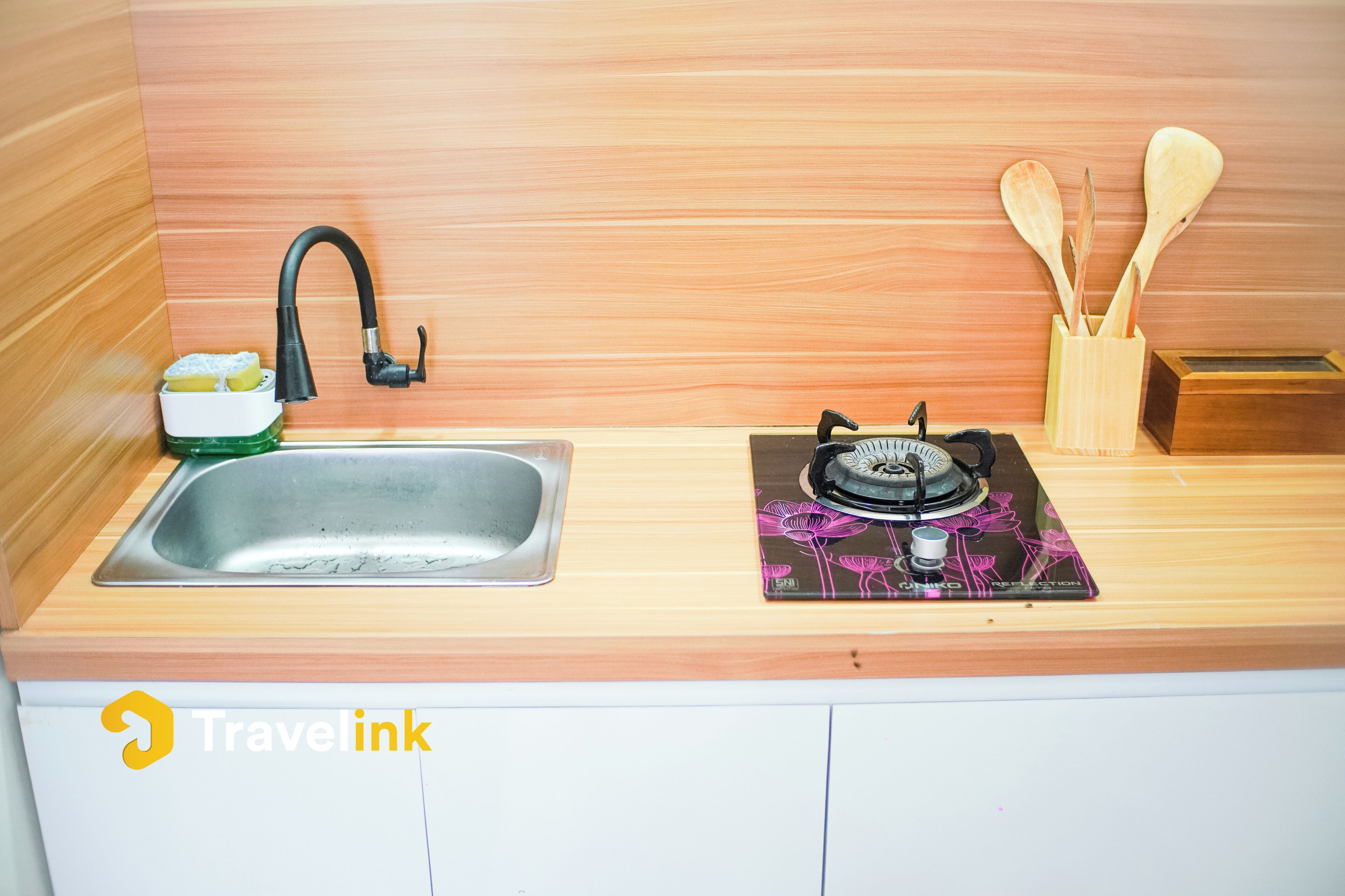 Deluxe Cottage, Mountain View | Private kitchen | Stovetop, dishwasher, cookware/dishes/utensils