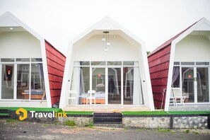Terrace/patio - Dieng Luxury Camp By Travelink (Kejajar)