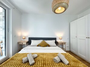 1 chambre, bureau, fer et planche à repasser, accès au Wi-Fi (inclus)
