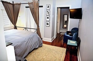 Strykejern/-brett, reiseseng for barn, wi-fi og sengetøy