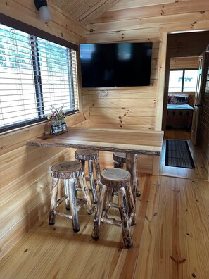 Interior - Cozy 1 bedroom cabin in charming Hiawassee with WiFi, AC & Heat
Adults only. (Hiawassee)