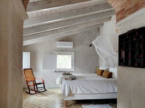 4 chambres, fer et planche à repasser, Wi-Fi, draps fournis