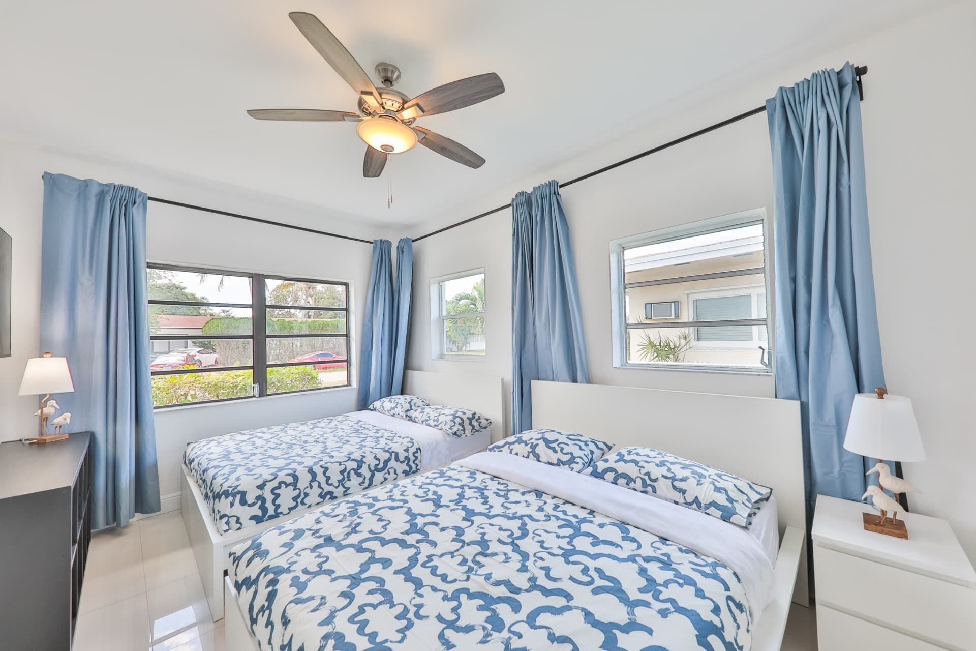 5 chambres, fer et planche à repasser, lit parapluie, Wi-Fi gratuit