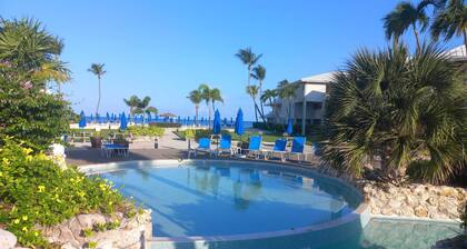 Stunning Ground Floor 2Bed, 2Bath Beach Condo with Breathtaking Sunset View