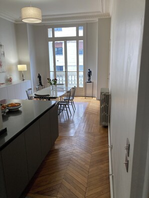 Dining - Luxury Haussmann apartment (Paris)
