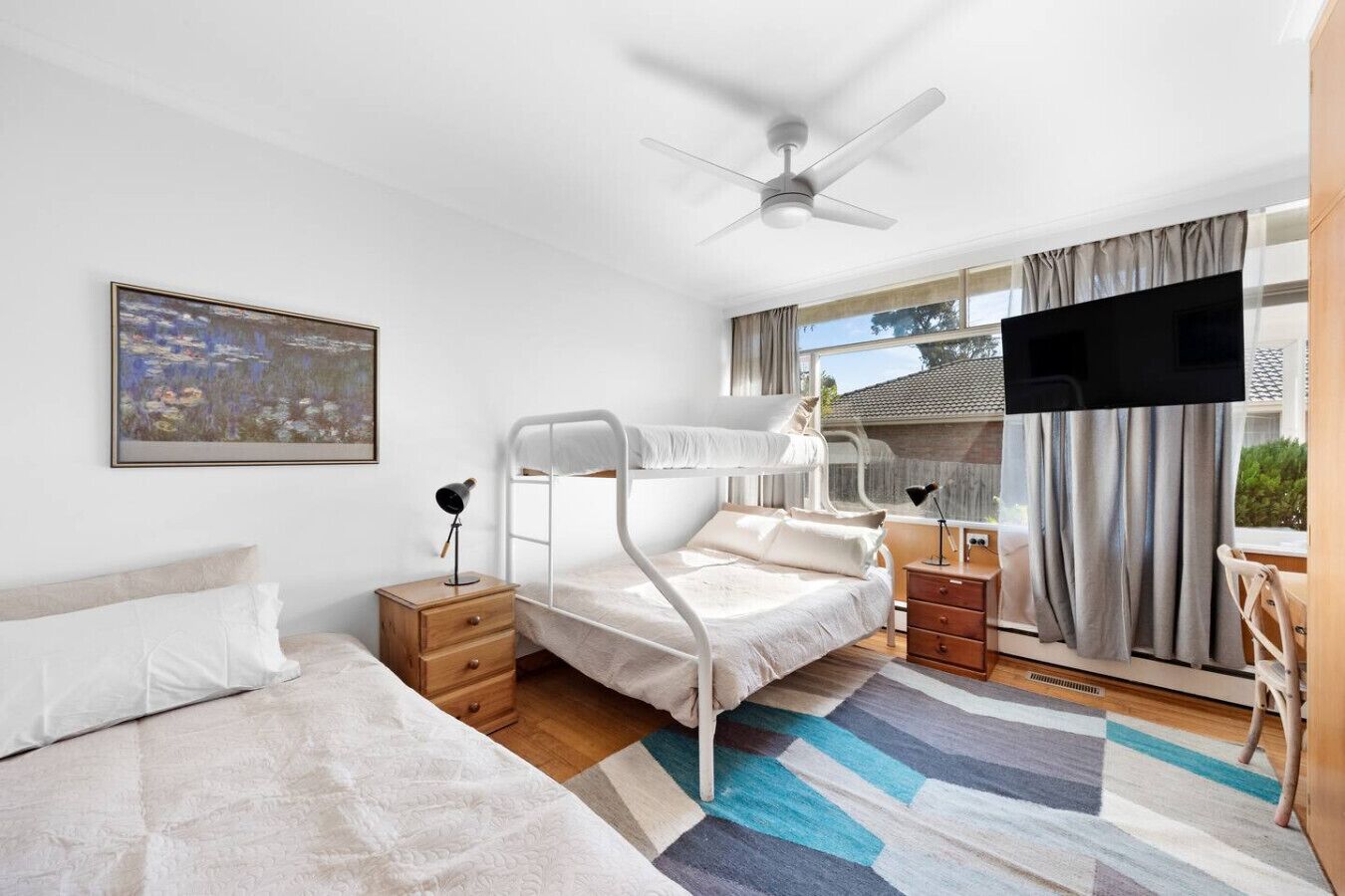 1 chambre, bureau, fer et planche à repasser, Wi-Fi gratuit