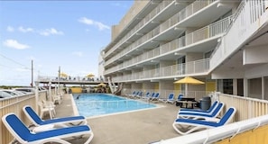 Piscine extérieure, piscine chauffée
