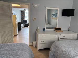 1 chambre, fer et planche à repasser, accès au Wi-Fi (inclus)