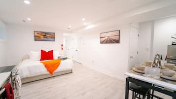 1 chambre, fer et planche à repasser, lit parapluie, Wi-Fi gratuit