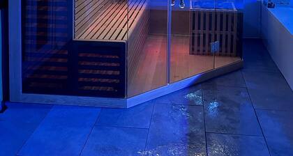 Thomas Carlyle Cottage - a cottage that sleeps 4 guests in 2 bedrooms