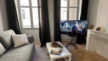 TV connectée, livres, médiathÚque