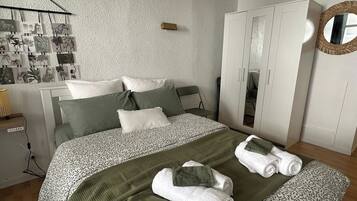 1 chambre, fer et planche à repasser, Wi-Fi gratuit, draps fournis