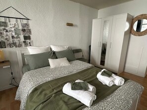 1 chambre, fer et planche à repasser, lit parapluie, Wi-Fi gratuit