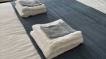 1 bedroom, iron/ironing board, travel cot, free WiFi