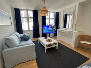 TV connectée, jeux vidéo, livres, médiathèque