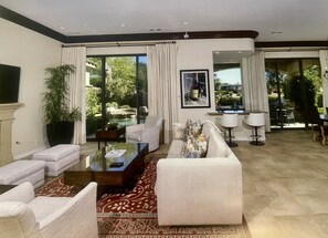 TV connectée, cheminée