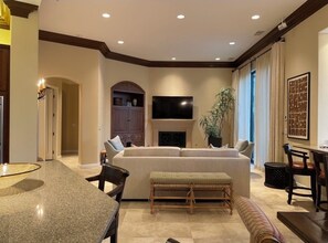 TV connectée, cheminée