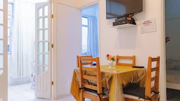 SUH Copacabana 103 | Living area | TV