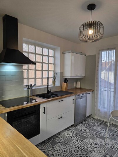 Quiet house with Jacuzzi near Disney ideal for family or business stay