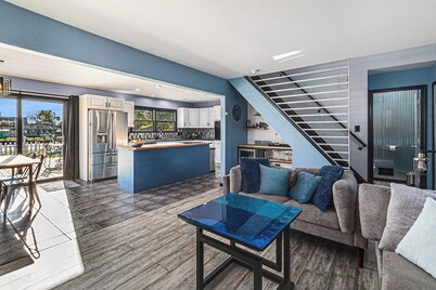 Spacious Waterfront Retreat– 3BR/2.5BA Home Sleeps 10 in Scenic St. John's Marsh