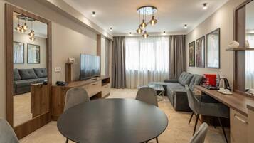 Double Room, Balcony | Living area