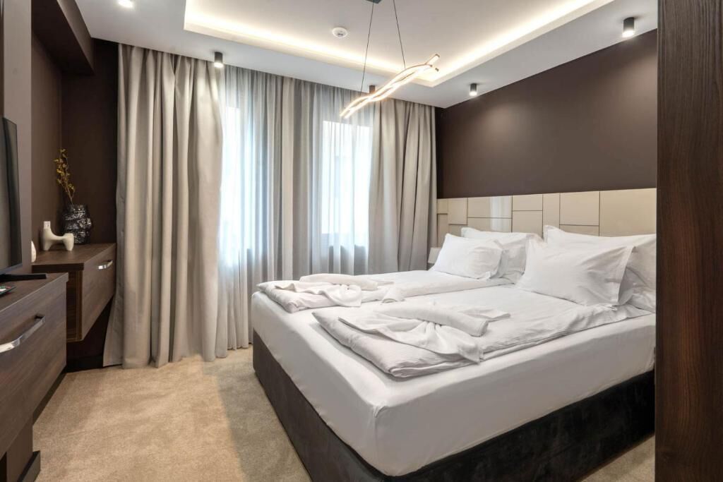 In-room safe, iron/ironing board, free WiFi