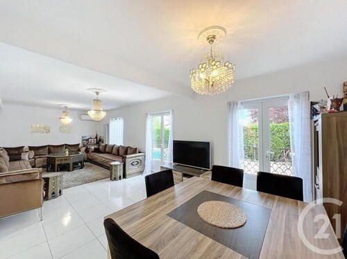 Charming house with swimming pool