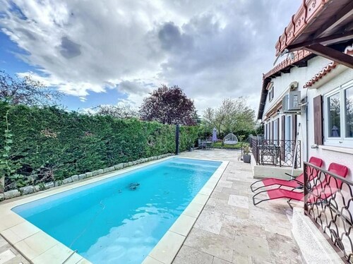 Charmante maison avec piscine