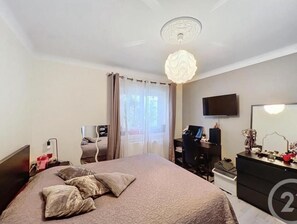 4 soverom, strykejern/-brett, wi-fi og sengetøy