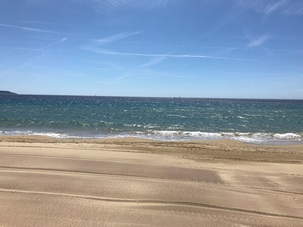 Beach - Comfortable apartment 95 m2, 2 terraces, sea view, near beach, port, center (Cavalaire-sur-Mer)