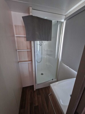 Shower - Mobile home rental 4-6 persons (Torreilles)