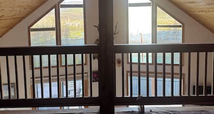 Creekside Cabin - with WiFi in Grand Lake Granby - 3 bedrooms for a cozy getaway