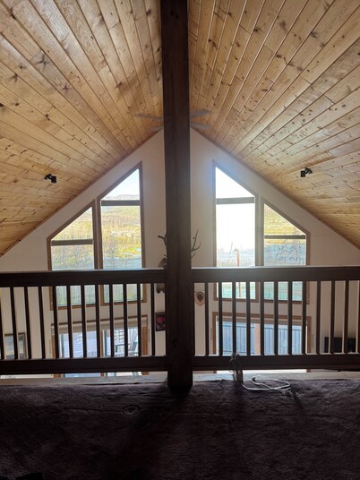 Creekside Cabin - with WiFi in Grand Lake Granby - 3 bedrooms for a cozy getaway