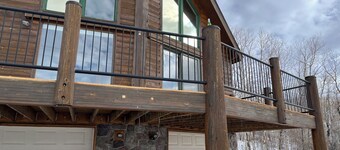 Creekside Cabin - with WiFi in Grand Lake Granby - 3 bedrooms for a cozy getaway