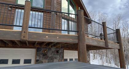 Creekside Cabin - with WiFi in Grand Lake Granby - 3 bedrooms for a cozy getaway