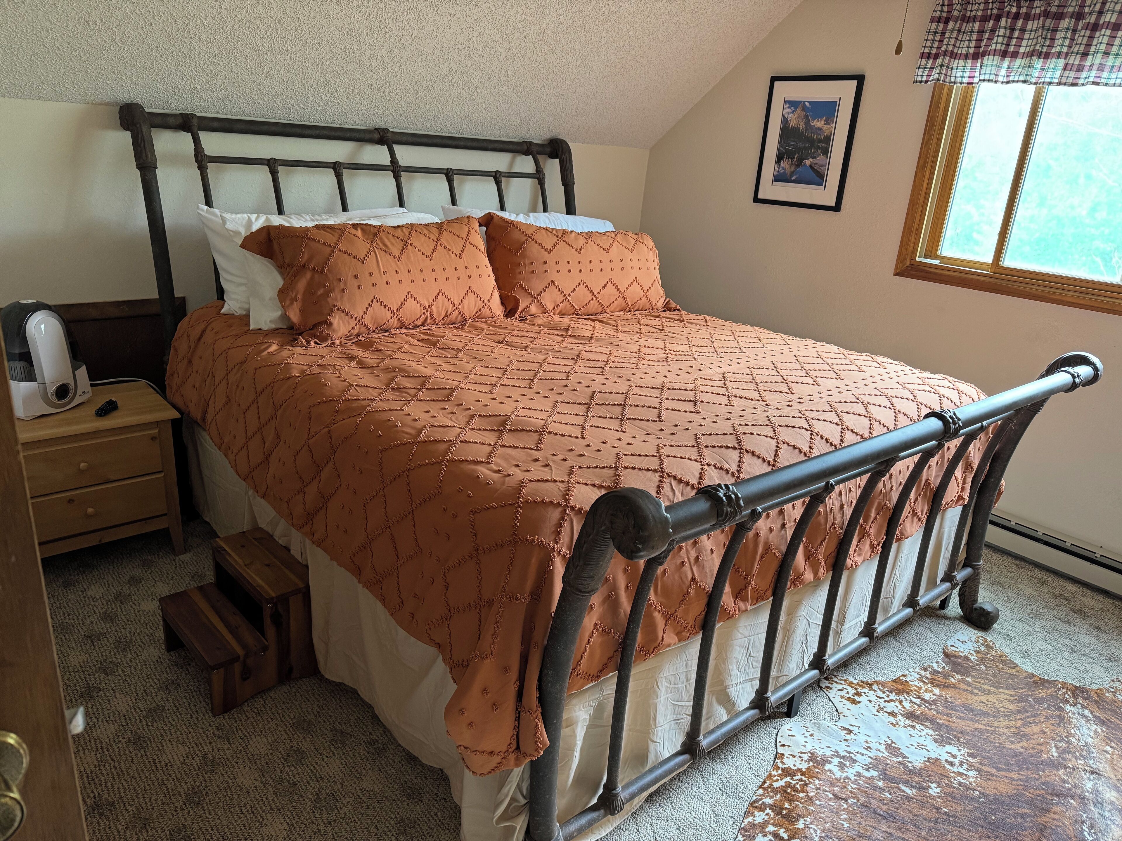 3 bedrooms, iron/ironing board, free WiFi, bed sheets