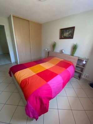 1 bedroom, iron/ironing board, free WiFi, bed sheets