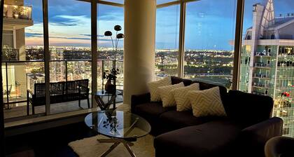 Luxurious downtown condo | gym | A/C | heated underground parking