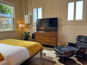 2 soverom, skrivebord, strykejern/-brett og wi-fi (inkludert)