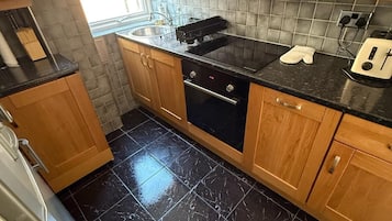 Frigorífic, forn, placa de cuina i torradora