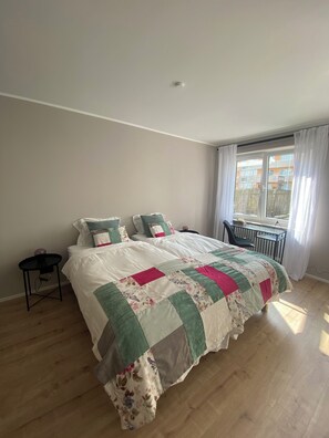 1 quarto, escrivaninha, Wi-Fi de cortesia, roupa de cama