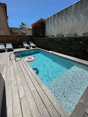 Outdoor pool - House with pool (Le Grau-du-Roi)