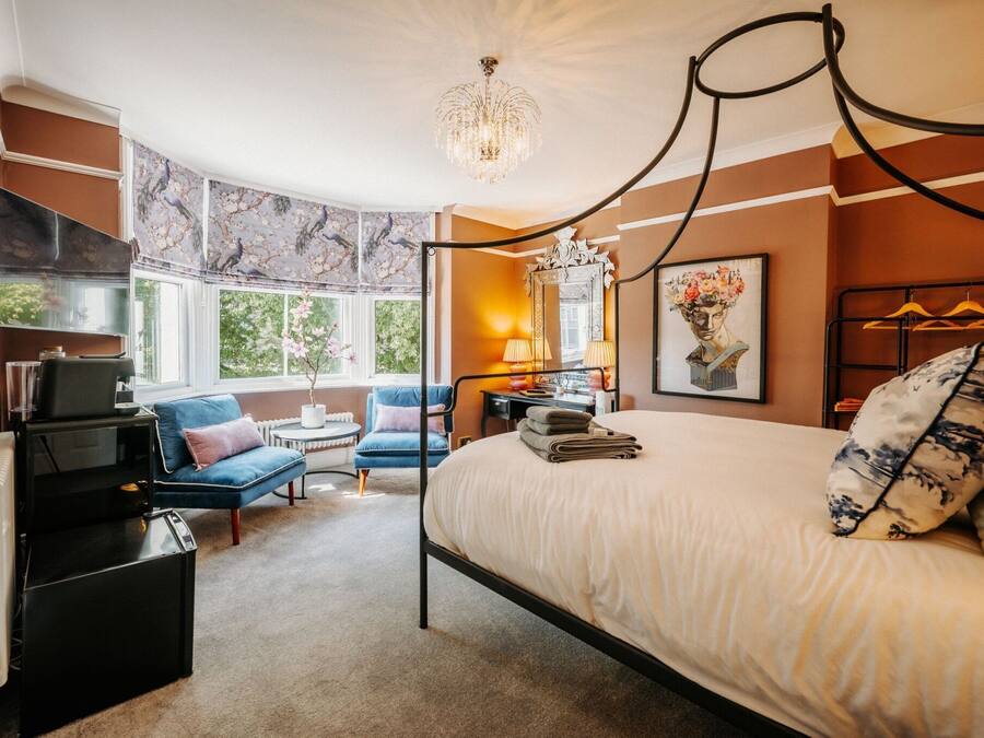 Superior Double Room, City View | Individually furnished, blackout curtains, iron/ironing board, free WiFi